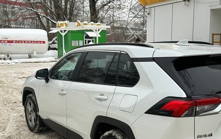 Toyota RAV4, 2021 год, 3 100 000 рублей, 7 фотография