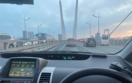 Toyota Prius, 2011 год, 775 000 рублей, 2 фотография