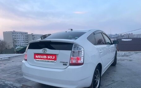 Toyota Prius, 2011 год, 775 000 рублей, 10 фотография