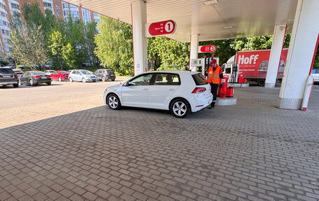 Volkswagen Golf VII, 2018 год, 1 690 000 рублей, 1 фотография