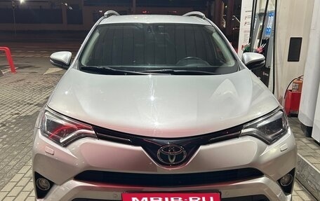 Toyota RAV4, 2016 год, 2 180 000 рублей, 2 фотография