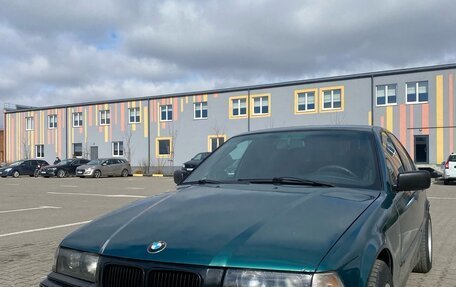 BMW 3 серия, 1992 год, 300 000 рублей, 3 фотография