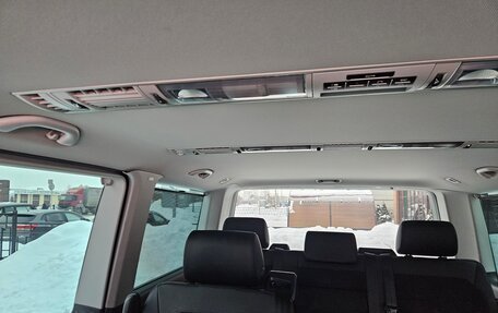 Volkswagen Multivan T6 рестайлинг, 2017 год, 4 500 000 рублей, 4 фотография