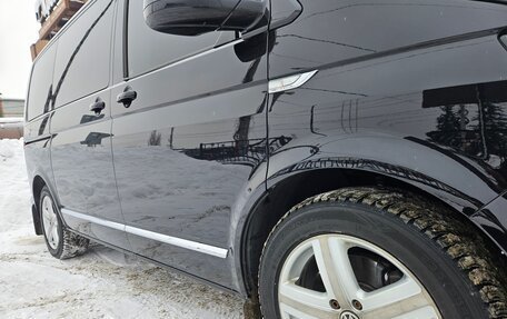 Volkswagen Multivan T6 рестайлинг, 2017 год, 4 500 000 рублей, 2 фотография