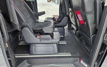 Volkswagen Multivan T6 рестайлинг, 2017 год, 4 500 000 рублей, 17 фотография