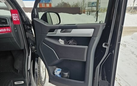 Volkswagen Multivan T6 рестайлинг, 2017 год, 4 500 000 рублей, 18 фотография