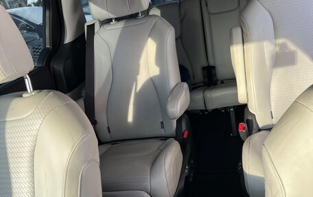 KIA Carnival, 2021 год, 4 990 000 рублей, 33 фотография