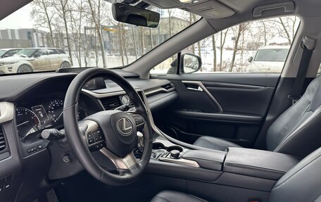 Lexus RX IV рестайлинг, 2017 год, 3 870 000 рублей, 15 фотография