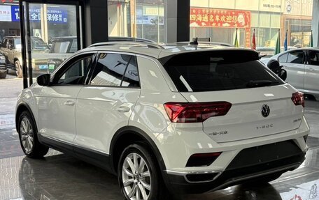 Volkswagen T-Roc I, 2021 год, 1 960 000 рублей, 6 фотография