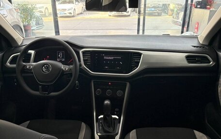 Volkswagen T-Roc I, 2021 год, 1 960 000 рублей, 7 фотография