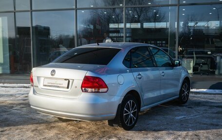Volkswagen Polo VI (EU Market), 2012 год, 800 000 рублей, 2 фотография