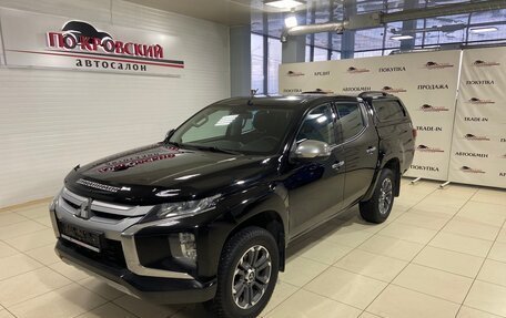 Mitsubishi L200 IV рестайлинг, 2019 год, 2 390 000 рублей, 2 фотография