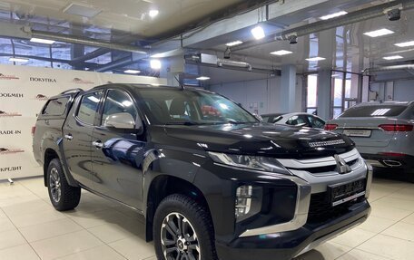 Mitsubishi L200 IV рестайлинг, 2019 год, 2 390 000 рублей, 4 фотография