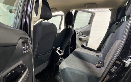 Mitsubishi L200 IV рестайлинг, 2019 год, 2 390 000 рублей, 14 фотография