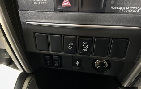 Mitsubishi L200 IV рестайлинг, 2019 год, 2 390 000 рублей, 17 фотография