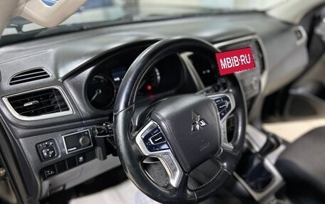 Mitsubishi L200 IV рестайлинг, 2019 год, 2 390 000 рублей, 12 фотография