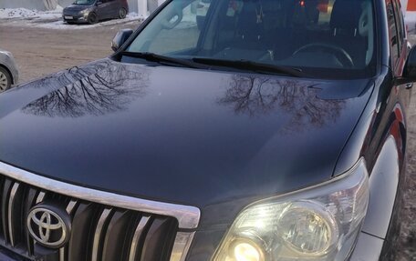 Toyota Land Cruiser Prado 150 рестайлинг 2, 2011 год, 2 700 000 рублей, 1 фотография