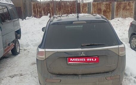 Mitsubishi Outlander III рестайлинг 3, 2013 год, 1 100 000 рублей, 1 фотография