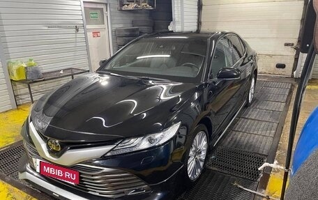 Toyota Camry, 2020 год, 3 550 000 рублей, 2 фотография