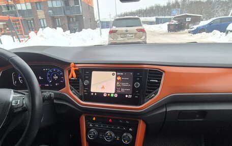 Volkswagen T-Roc I, 2018 год, 2 450 000 рублей, 13 фотография