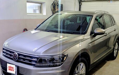 Volkswagen Tiguan II, 2016 год, 2 100 000 рублей, 2 фотография