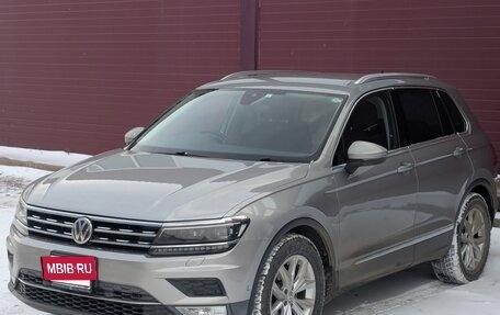 Volkswagen Tiguan II, 2016 год, 2 100 000 рублей, 3 фотография