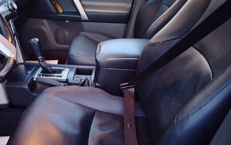 Toyota Land Cruiser Prado 150 рестайлинг 2, 2011 год, 2 700 000 рублей, 7 фотография