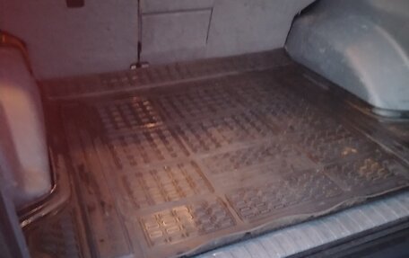 Toyota Land Cruiser Prado 150 рестайлинг 2, 2011 год, 2 700 000 рублей, 11 фотография