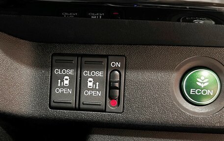 Honda Stepwgn IV, 2016 год, 2 100 000 рублей, 22 фотография