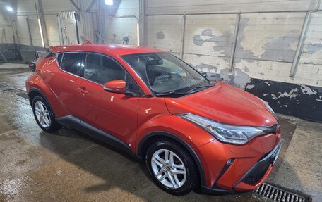 Toyota C-HR I рестайлинг, 2019 год, 2 550 000 рублей, 8 фотография