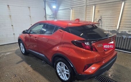 Toyota C-HR I рестайлинг, 2019 год, 2 550 000 рублей, 11 фотография