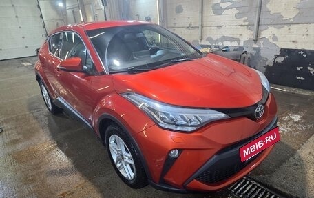 Toyota C-HR I рестайлинг, 2019 год, 2 550 000 рублей, 7 фотография