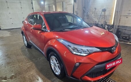 Toyota C-HR I рестайлинг, 2019 год, 2 550 000 рублей, 10 фотография