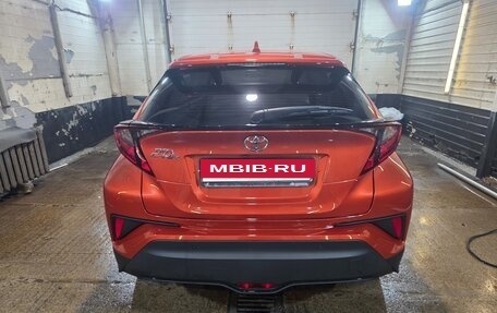 Toyota C-HR I рестайлинг, 2019 год, 2 550 000 рублей, 13 фотография