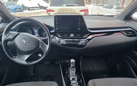 Toyota C-HR I рестайлинг, 2019 год, 2 550 000 рублей, 21 фотография