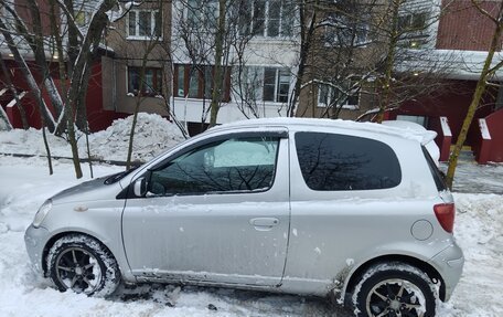 Toyota Yaris I рестайлинг, 2005 год, 700 000 рублей, 2 фотография