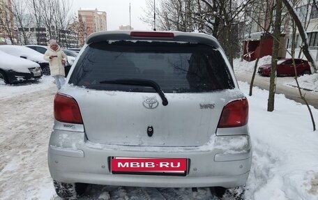 Toyota Yaris I рестайлинг, 2005 год, 700 000 рублей, 3 фотография