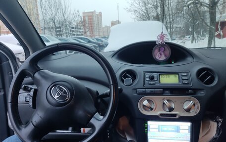 Toyota Yaris I рестайлинг, 2005 год, 700 000 рублей, 11 фотография