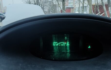 Toyota Yaris I рестайлинг, 2005 год, 700 000 рублей, 5 фотография