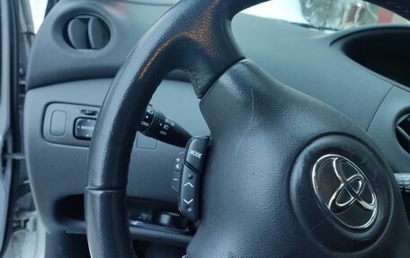 Toyota Yaris I рестайлинг, 2005 год, 700 000 рублей, 12 фотография