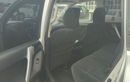 Toyota Land Cruiser Prado 150 рестайлинг 2, 2013 год, 2 800 000 рублей, 5 фотография