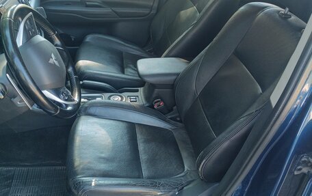 Mitsubishi Outlander III рестайлинг 3, 2013 год, 1 100 000 рублей, 5 фотография