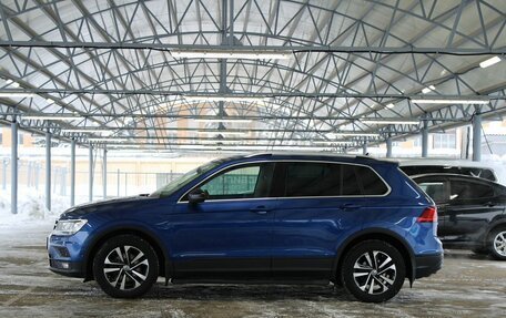 Volkswagen Tiguan II, 2019 год, 2 380 000 рублей, 2 фотография