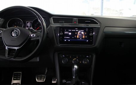 Volkswagen Tiguan II, 2019 год, 2 380 000 рублей, 9 фотография
