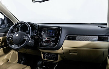 Mitsubishi Outlander III рестайлинг 3, 2019 год, 2 849 000 рублей, 9 фотография