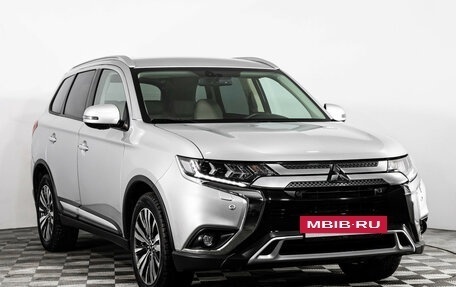 Mitsubishi Outlander III рестайлинг 3, 2019 год, 2 849 000 рублей, 3 фотография