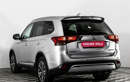 Mitsubishi Outlander III рестайлинг 3, 2019 год, 2 849 000 рублей, 7 фотография