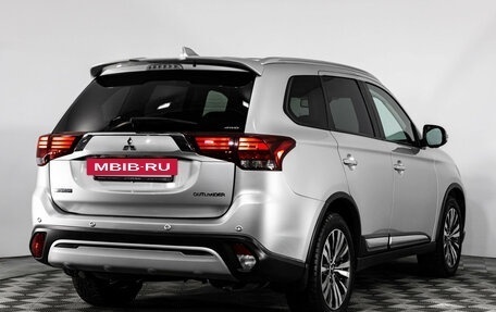 Mitsubishi Outlander III рестайлинг 3, 2019 год, 2 849 000 рублей, 5 фотография