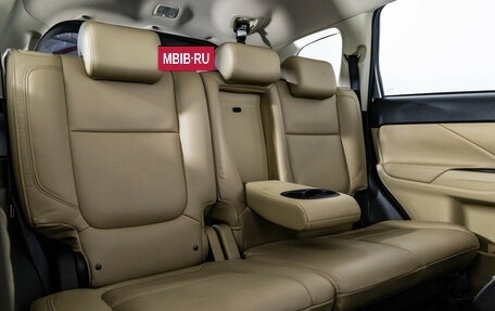 Mitsubishi Outlander III рестайлинг 3, 2019 год, 2 849 000 рублей, 20 фотография