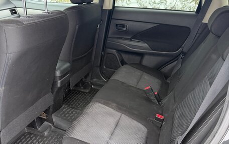 Mitsubishi Outlander III рестайлинг 3, 2018 год, 1 620 000 рублей, 2 фотография